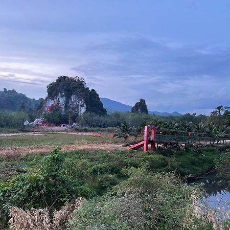 Country House Pulai Holiday Village Gua Musang Ngoại thất bức ảnh