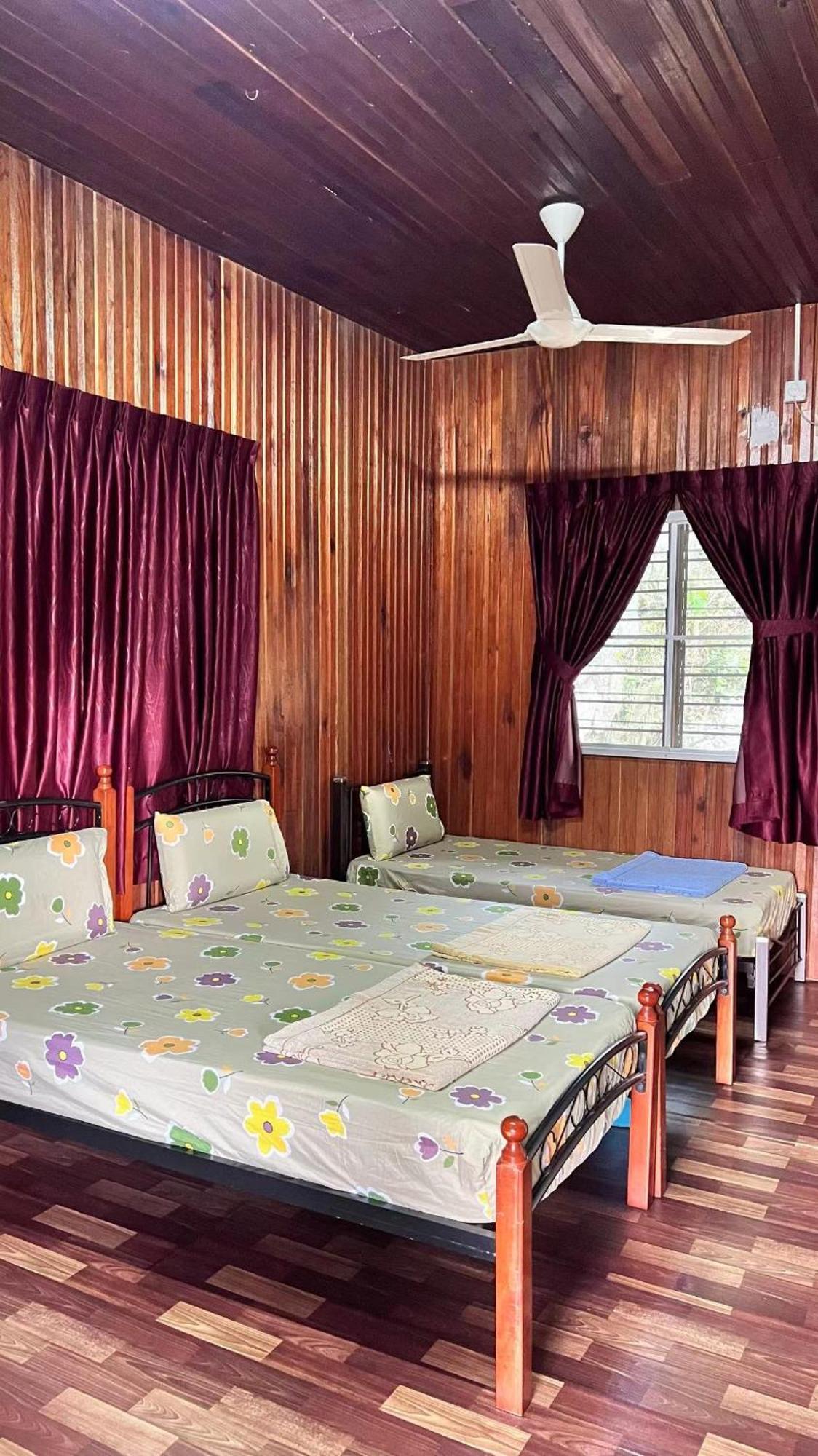 Country House Pulai Holiday Village Gua Musang Ngoại thất bức ảnh