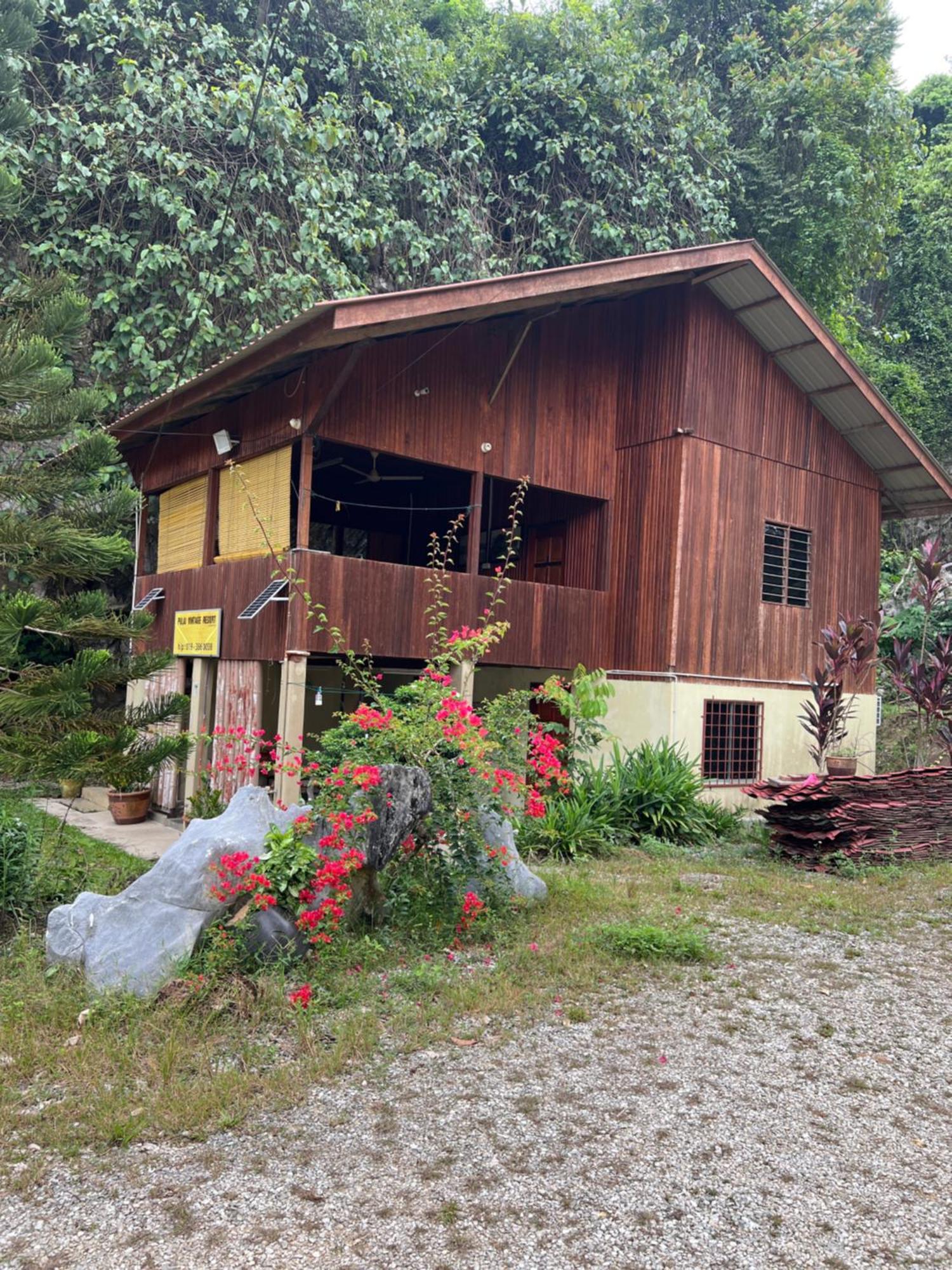 Country House Pulai Holiday Village Gua Musang Ngoại thất bức ảnh