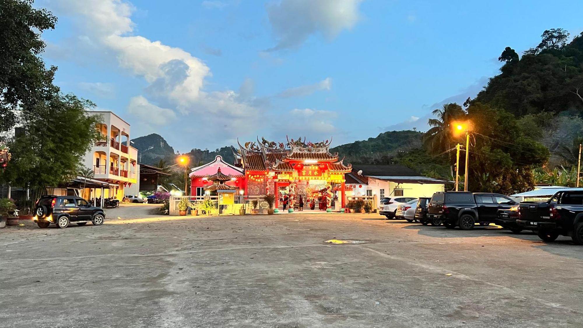 Country House Pulai Holiday Village Gua Musang Ngoại thất bức ảnh