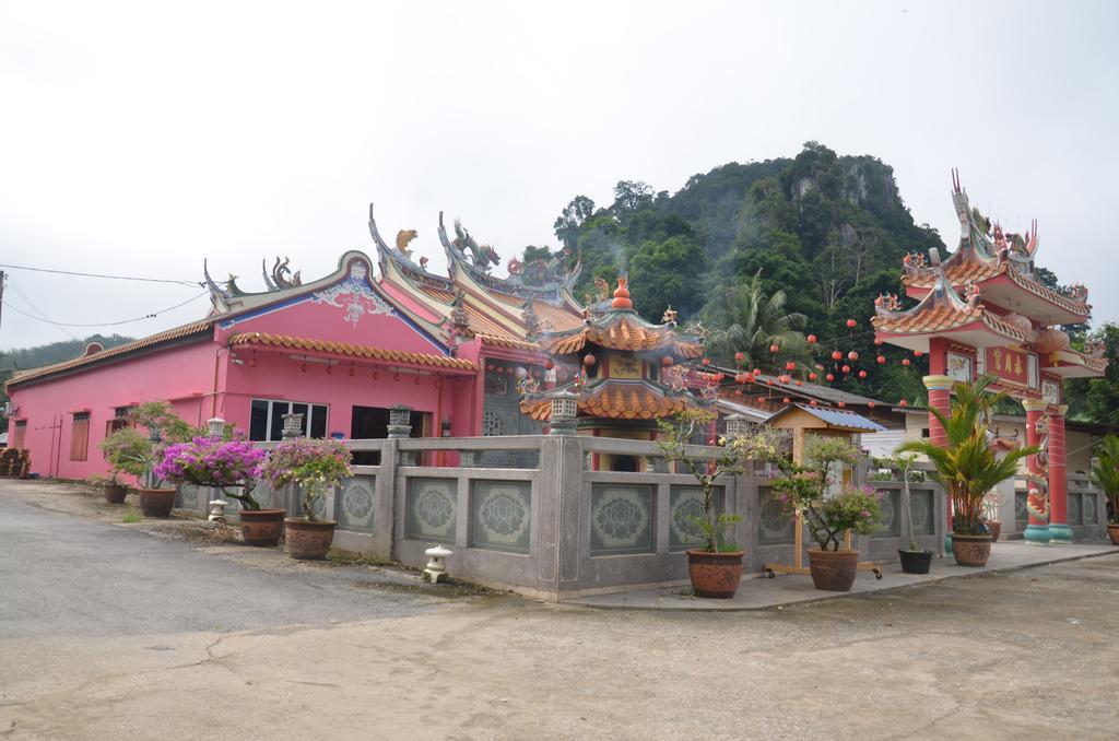 Country House Pulai Holiday Village Gua Musang Ngoại thất bức ảnh